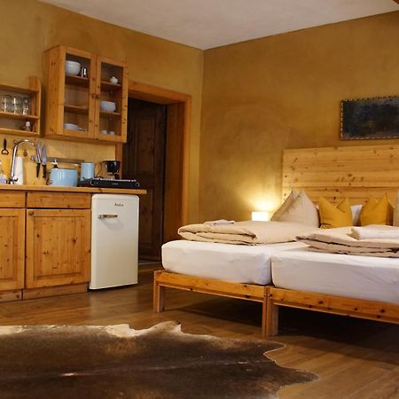Pension Zum Hirschstein Greiz Exterior photo